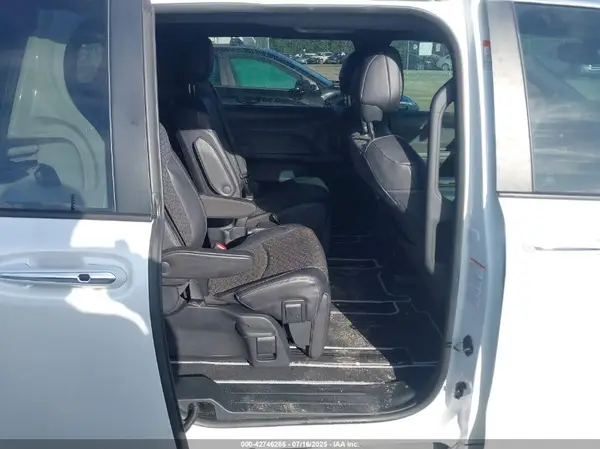 5TDCRKEC3PS156381 2023 TOYOTA SIENNA - Image 8