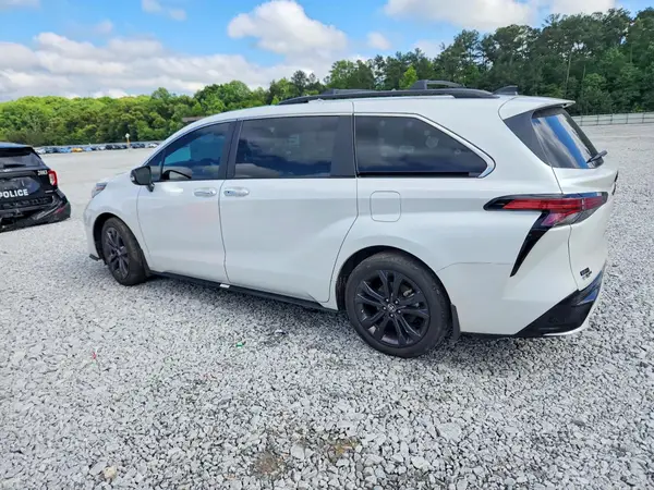 5TDCRKEC4PS154364 2023 TOYOTA SIENNA - Image 2