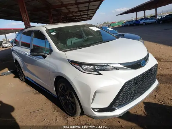 5TDCRKEC4PS159838 2023 TOYOTA SIENNA - Image 1