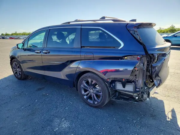 5TDCRKEC5RS205874 2024 TOYOTA SIENNA - Image 2
