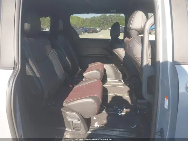 5TDCRKEC8SS244951 2025 TOYOTA SIENNA - Image 8