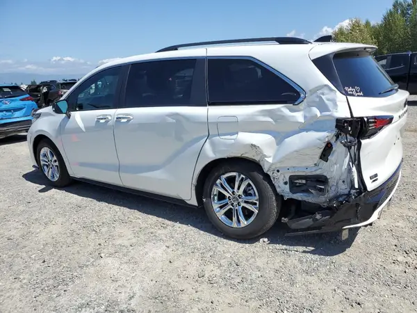 5TDCSKFC0PS083909 2023 TOYOTA SIENNA - Image 2