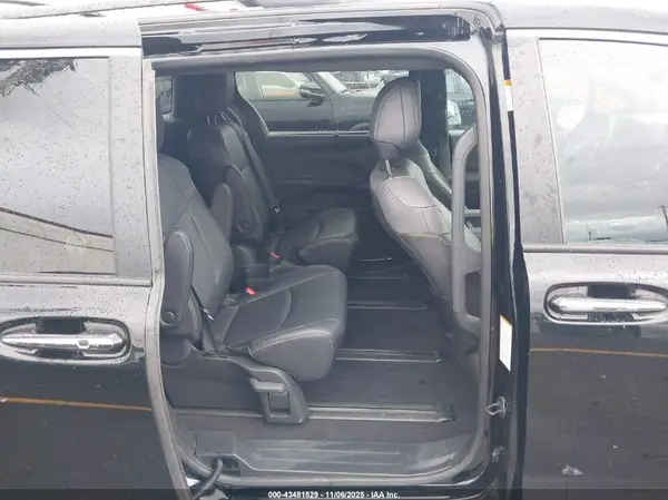 5TDCSKFC0PS104080 2023 TOYOTA SIENNA - Image 8