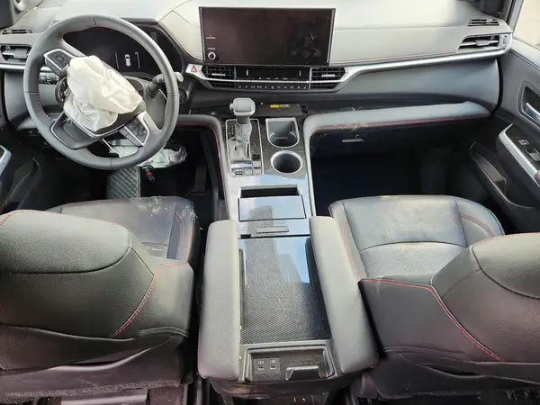 5TDCSKFC0SS168418 2025 TOYOTA SIENNA - Image 8