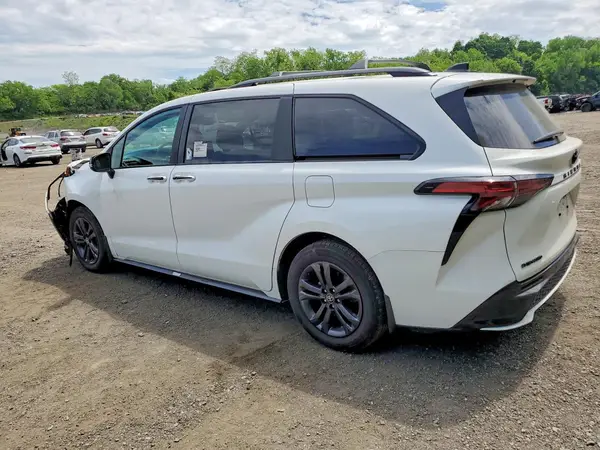 5TDCSKFC0SS209047 2025 TOYOTA SIENNA - Image 2