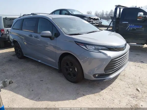 5TDCSKFC0SS214779 2025 TOYOTA SIENNA - Image 1