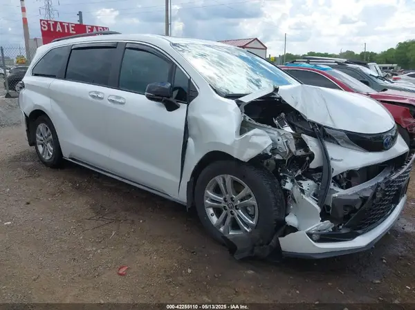 5TDCSKFC1PS079366 2023 TOYOTA SIENNA - Image 1