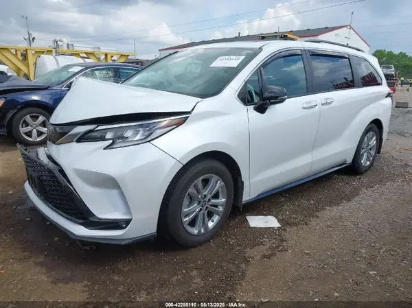 5TDCSKFC1PS079366 2023 TOYOTA SIENNA - Image 2