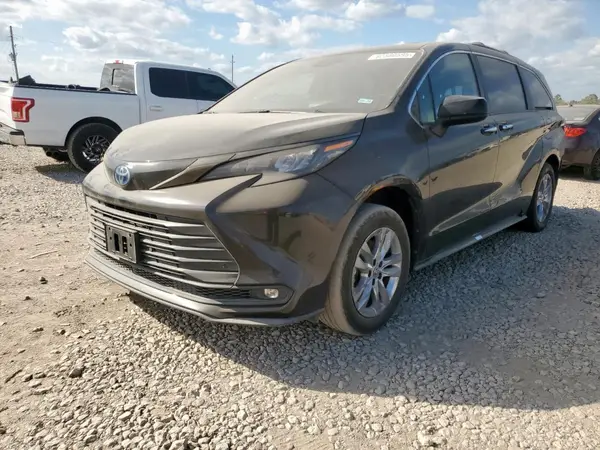 5TDCSKFC1PS102712 2023 TOYOTA SIENNA - Image 1