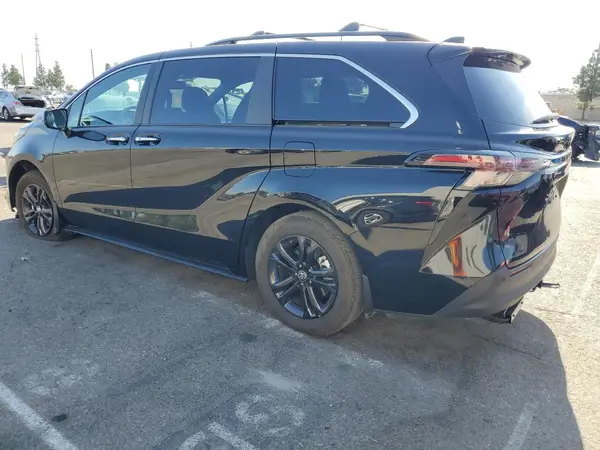 5TDCSKFC1RS114829 2017 TOYOTA SIENNA - Image 2