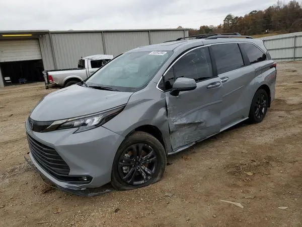 5TDCSKFC1RS147832 2024 TOYOTA SIENNA - Image 1