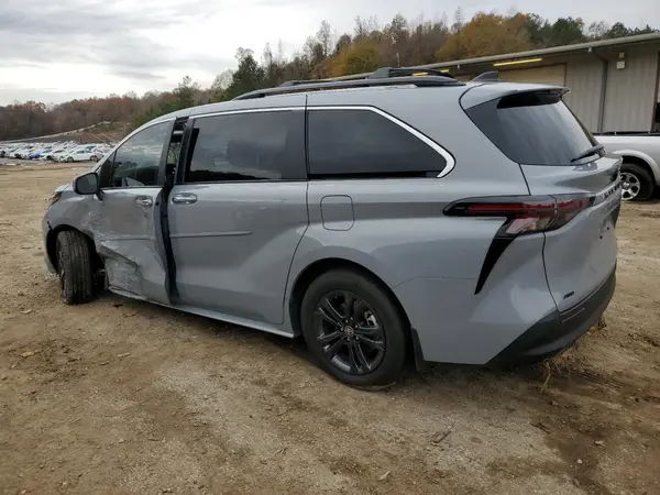 5TDCSKFC1RS147832 2024 TOYOTA SIENNA - Image 2