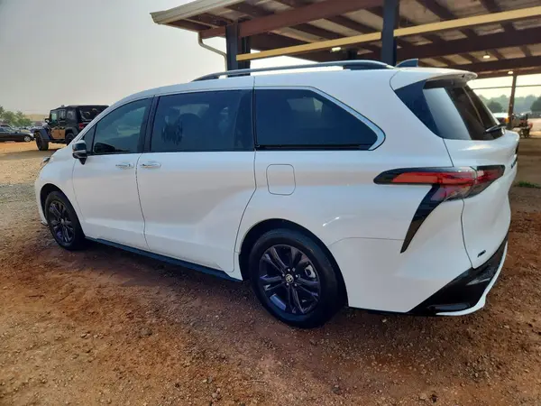 5TDCSKFC1RS153856 2024 TOYOTA SIENNA - Image 2
