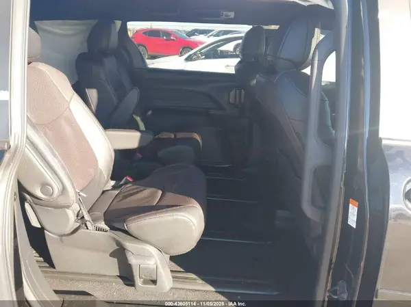 5TDCSKFC1SS200308 2025 TOYOTA SIENNA - Image 8