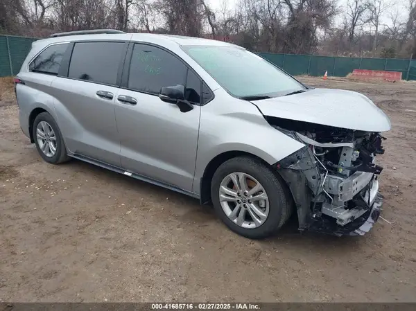 5TDCSKFC2PS086519 2023 TOYOTA SIENNA - Image 1