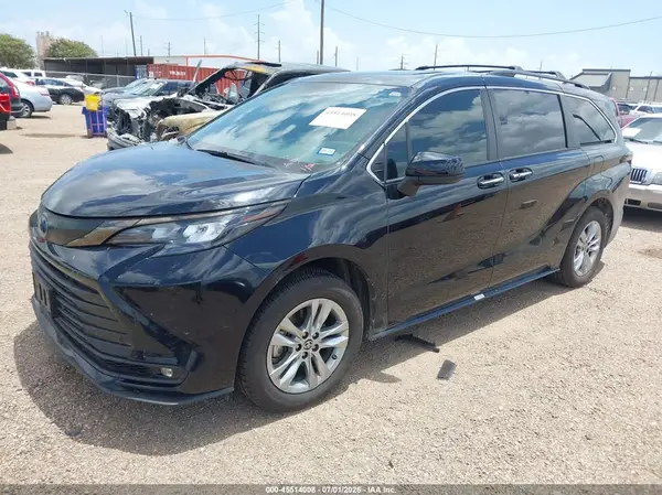 5TDCSKFC2PS101391 2023 TOYOTA SIENNA - Image 2