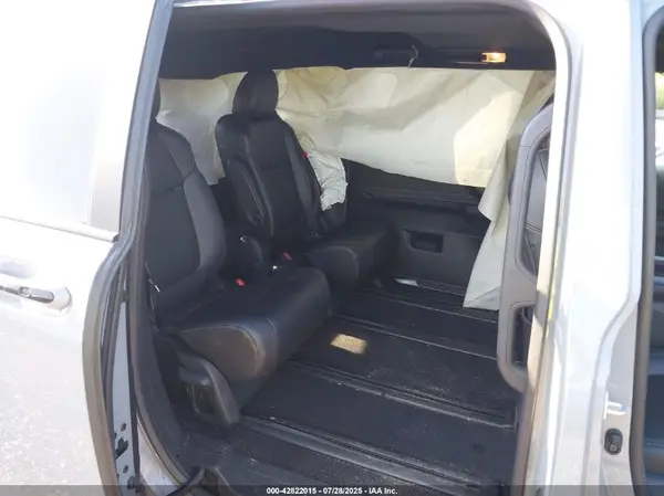 5TDCSKFC2SS166153 2025 TOYOTA SIENNA - Image 8