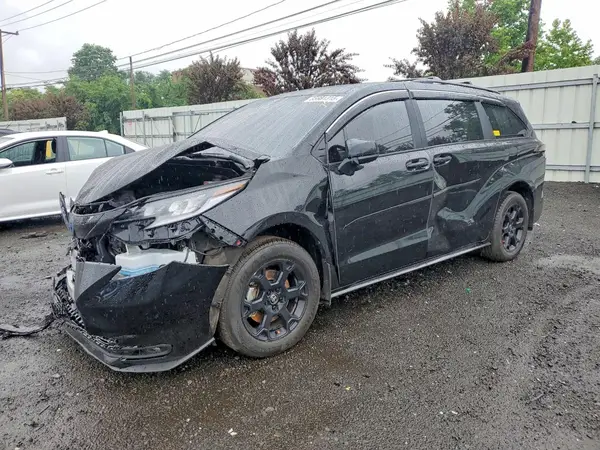 5TDCSKFC2SS201631 2025 TOYOTA SIENNA - Image 1