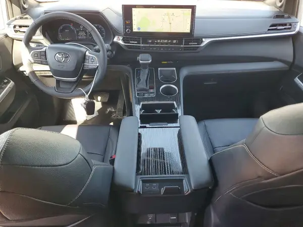 5TDCSKFC2TS231231 2026 TOYOTA SIENNA - Image 8