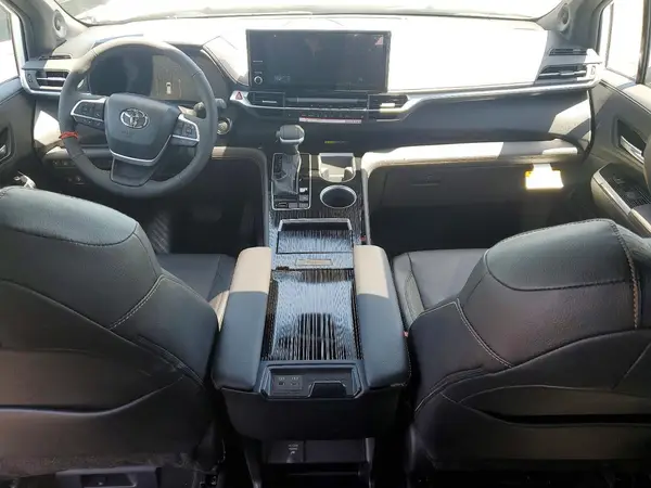 5TDCSKFC2TS259823 2026 TOYOTA SIENNA - Image 8
