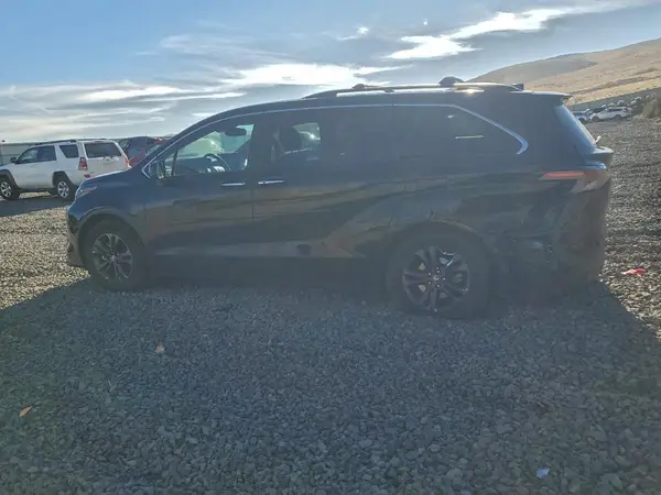 5TDCSKFC3RS119949 2024 TOYOTA SIENNA - Image 2