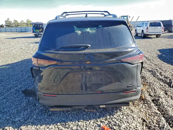2024 TOYOTA SIENNA auction photo 6