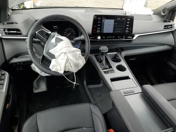 5TDCSKFC3RS122916 2024 TOYOTA SIENNA - Image 8