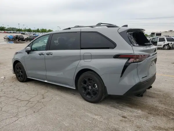 5TDCSKFC3SS155341 2025 TOYOTA SIENNA - Image 2