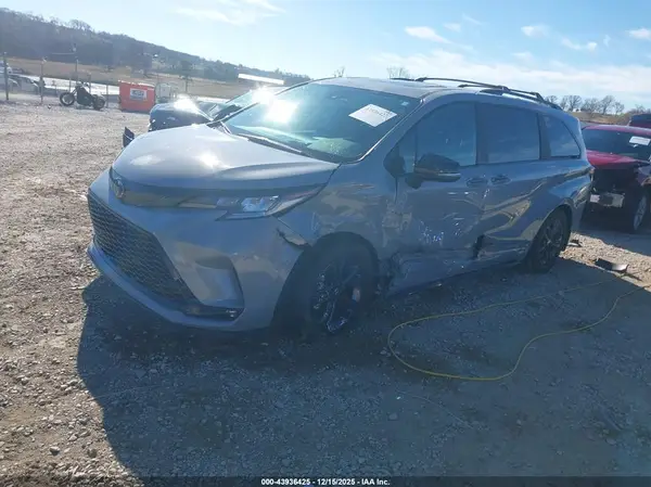 5TDCSKFC3SS175055 2025 TOYOTA SIENNA - Image 2