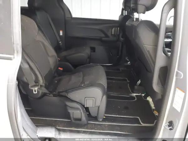 5TDCSKFC4PS083444 2023 TOYOTA SIENNA - Image 8