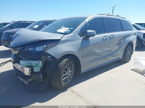 5TDCSKFC4PS091480 2023 TOYOTA SIENNA - Image 2