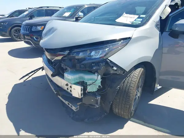 2023 TOYOTA SIENNA auction photo 6