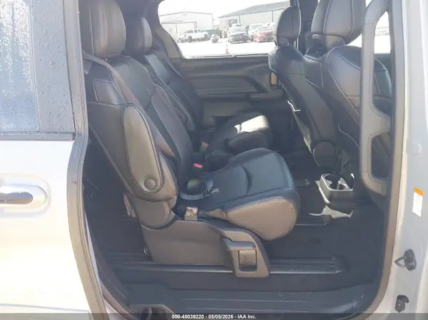 5TDCSKFC4SS155204 2025 TOYOTA SIENNA - Image 8