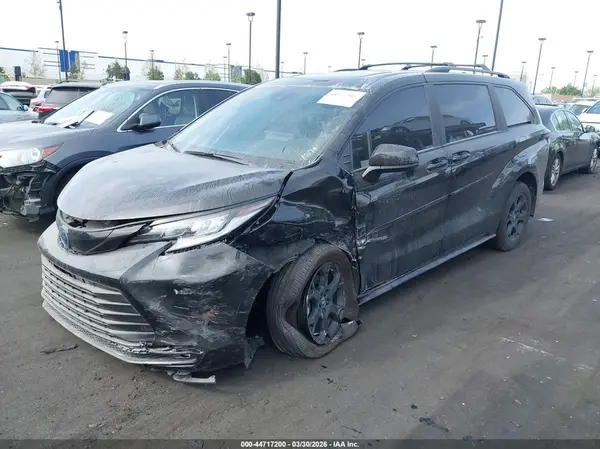 5TDCSKFC4SS175100 2025 TOYOTA SIENNA - Image 2