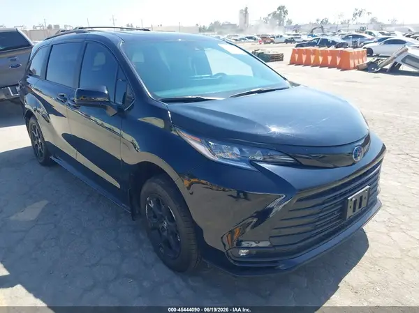 5TDCSKFC4SS213263 2025 TOYOTA SIENNA - Image 1