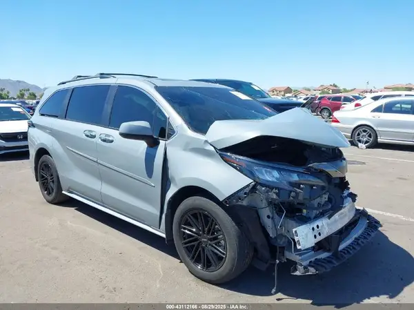 5TDCSKFC5PS098924 2023 TOYOTA SIENNA - Image 1