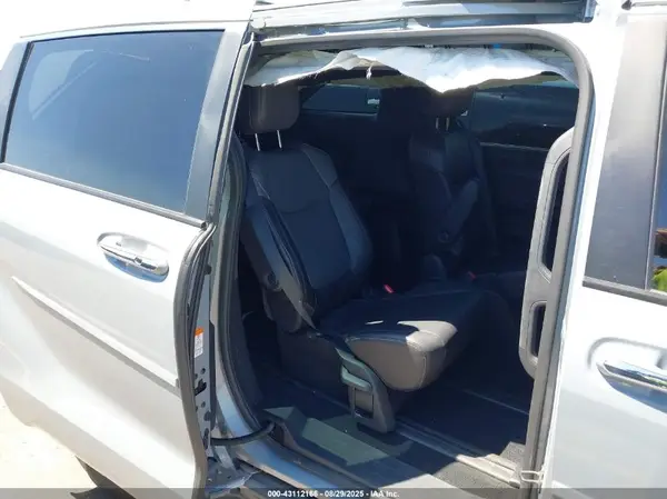 5TDCSKFC5PS098924 2023 TOYOTA SIENNA - Image 8