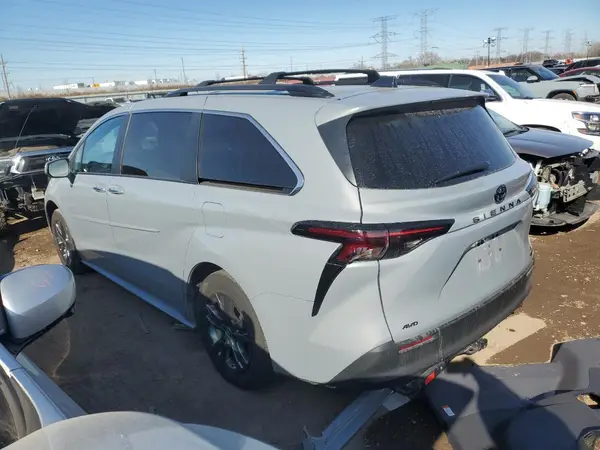 5TDCSKFC5RS123212 2024 TOYOTA SIENNA - Image 2