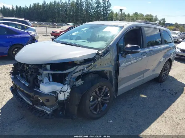 5TDCSKFC5SS158628 2025 TOYOTA SIENNA - Image 2