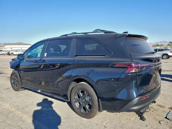 5TDCSKFC5SS209027 2025 TOYOTA SIENNA - Image 2