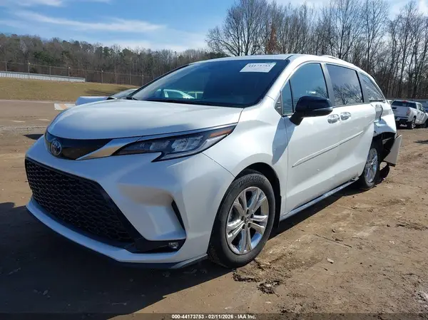 5TDCSKFC6PS074244 2023 TOYOTA SIENNA - Image 2