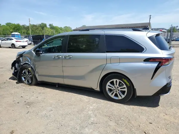 5TDCSKFC6PS085616 2023 TOYOTA SIENNA - Image 2