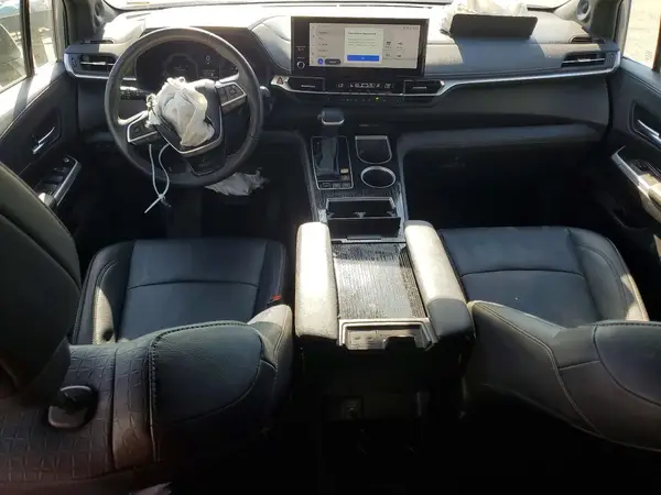 5TDCSKFC7SS183983 2025 TOYOTA SIENNA - Image 8
