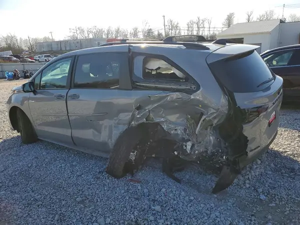 5TDCSKFC7TS232360 2026 TOYOTA SIENNA - Image 2