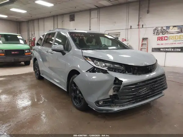 5TDCSKFC8SS166836 2025 TOYOTA SIENNA - Image 1