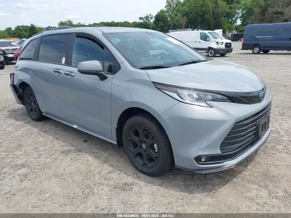 5TDCSKFC8SS201682 2025 TOYOTA SIENNA - Image 1