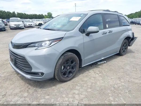 5TDCSKFC8SS201682 2025 TOYOTA SIENNA - Image 2