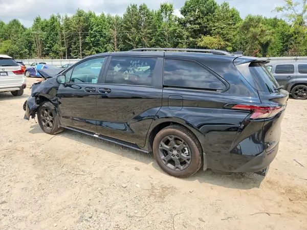 5TDCSKFC8TS244873 2026 TOYOTA SIENNA - Image 2