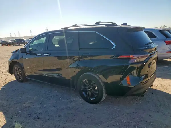 5TDCSKFC9RS146136 2024 TOYOTA SIENNA - Image 2