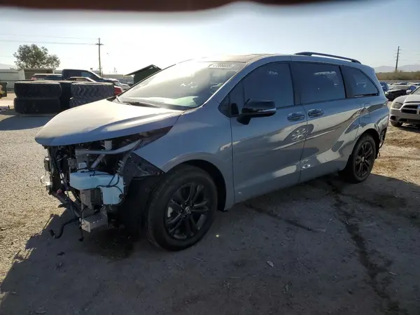 5TDCSKFC9SS163962 2025 TOYOTA SIENNA - Image 1